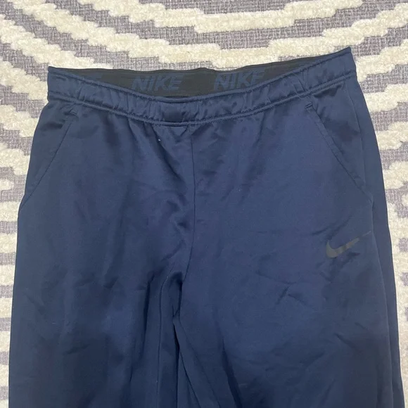Nike navy blue therma for sweats - Picture 2 of 8